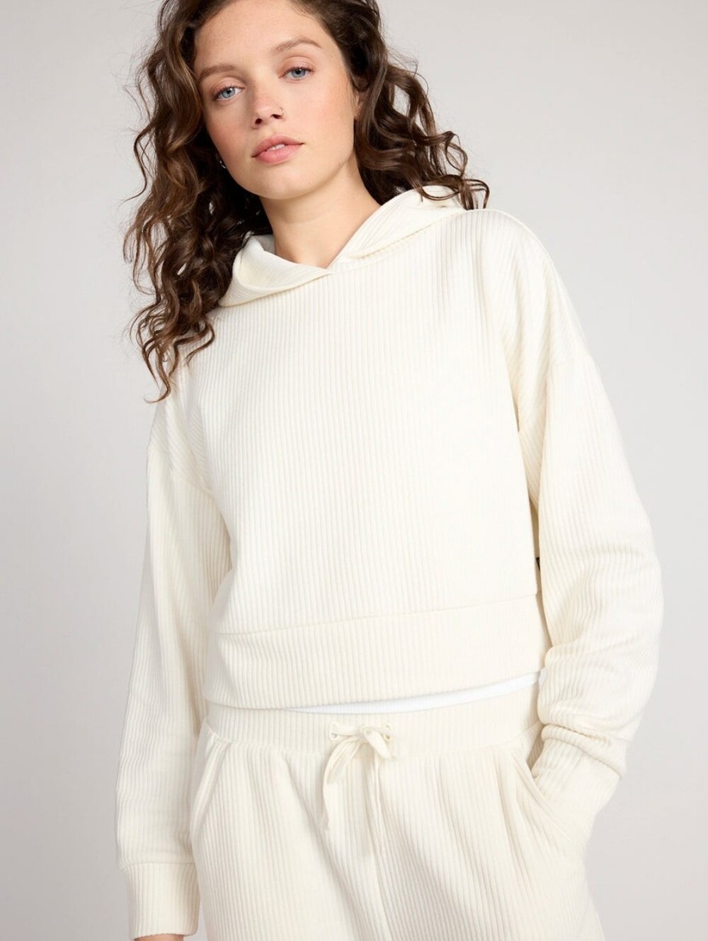 Mondetta Soft Luxe Ribbed Cropped Hooded Pullover Sporty Chic Autumn Cozy